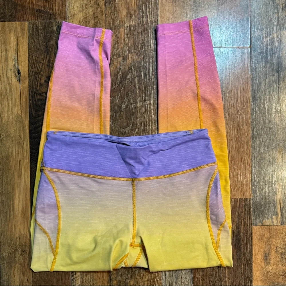 Outdoor Voices Move Free Ombré Rainbow Legging Size Medium - Picture 4 of 5
